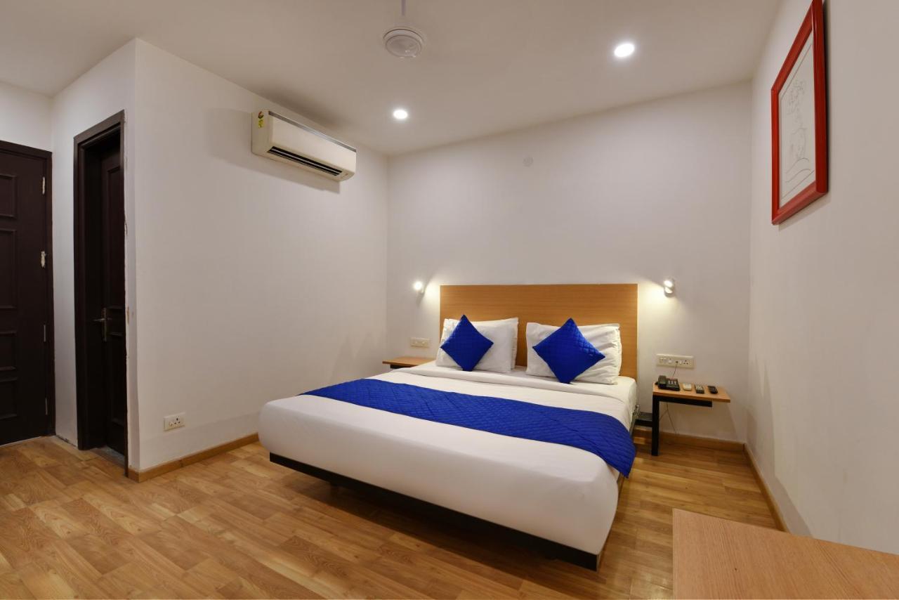 Saffron Gold 3* New Delhi