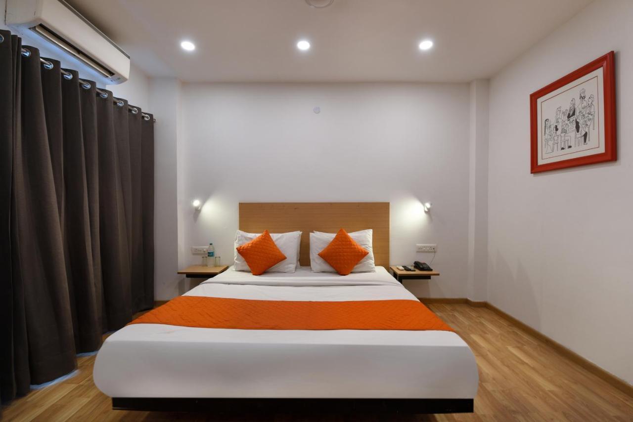 Saffron Gold 3* New Delhi